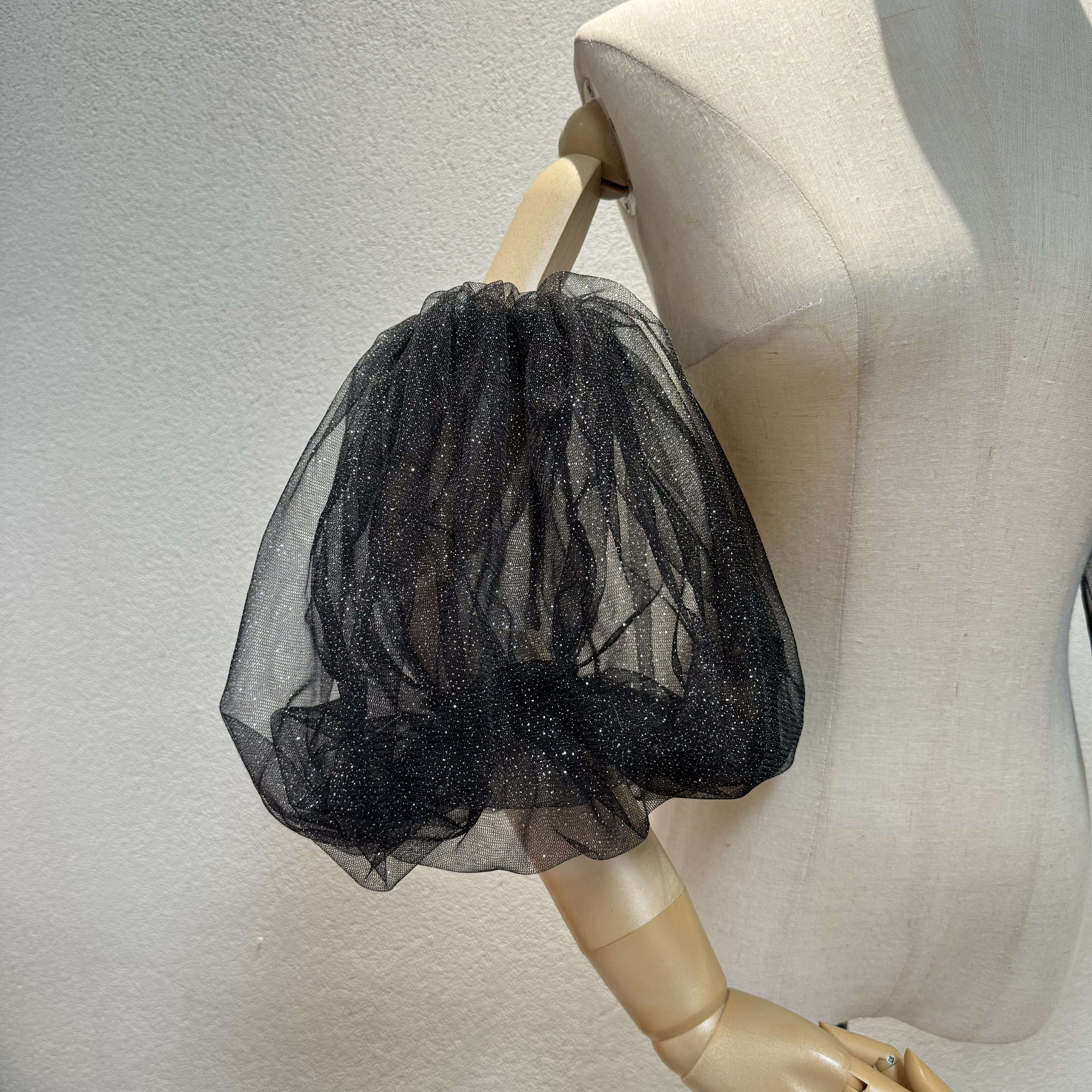 新色追加♥かっこいいお袖　キラキラ　ふんわりチュール　二の腕カバー　取り外し可能　たくさん色対応可能　パーティー/結婚式