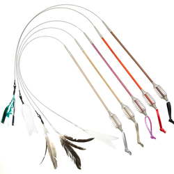 本能をくすぐる猫じゃらし「ばねじゃらし」天然木 無垢 ウォールナット　超弾性ワイヤー採用！ 2枚目の画像