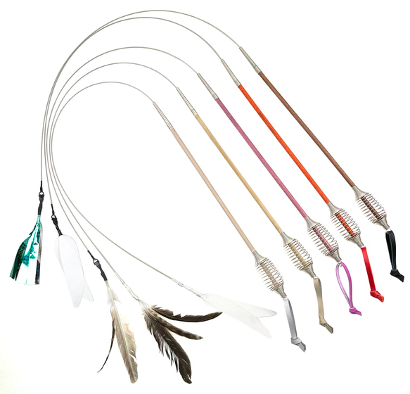 本能をくすぐる猫じゃらし「ばねじゃらし」天然木 無垢 ウォールナット　超弾性ワイヤー採用！ 2枚目の画像