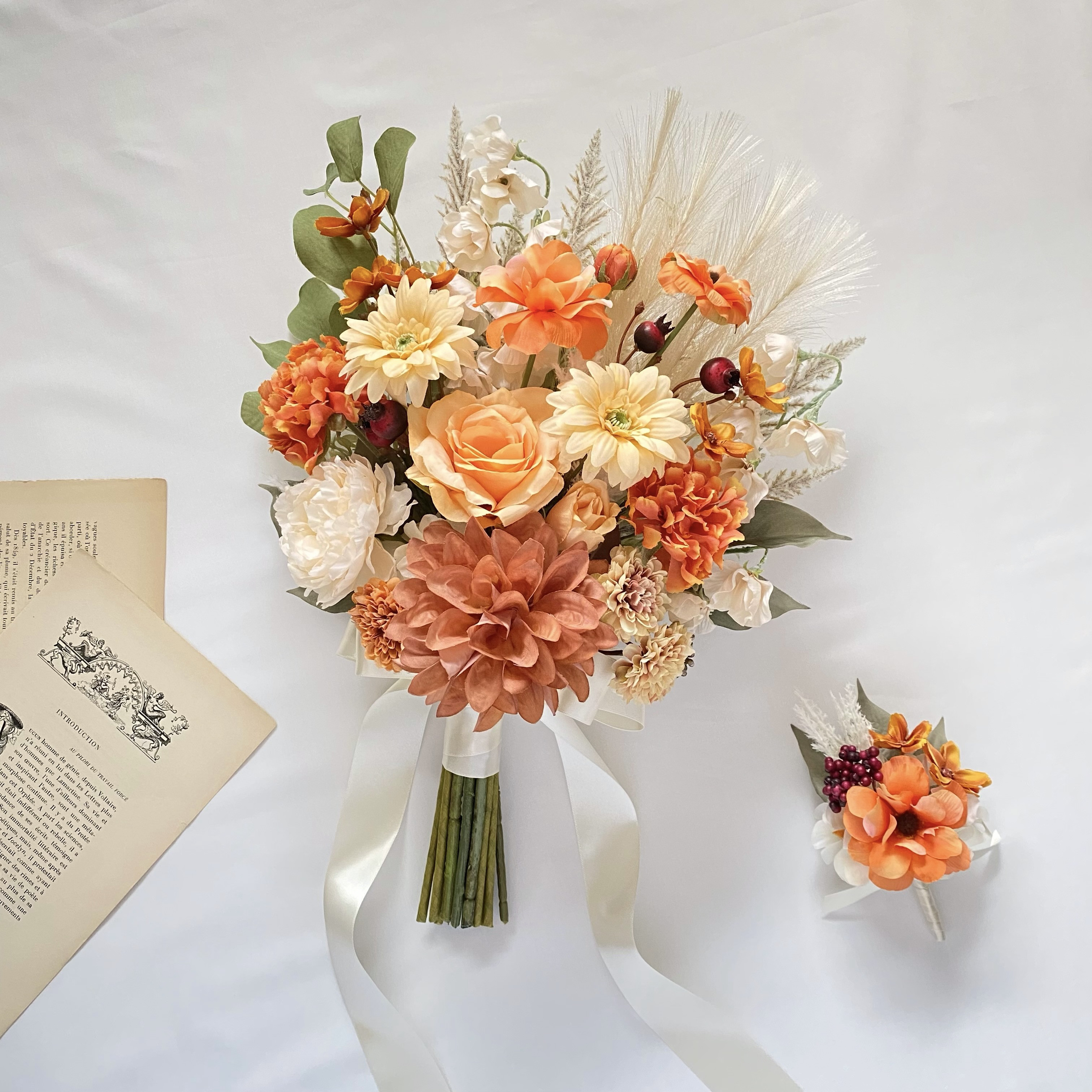 Ezviz - オレンジ ダリア と ガーベラ の アンティーク クラッチブーケ  