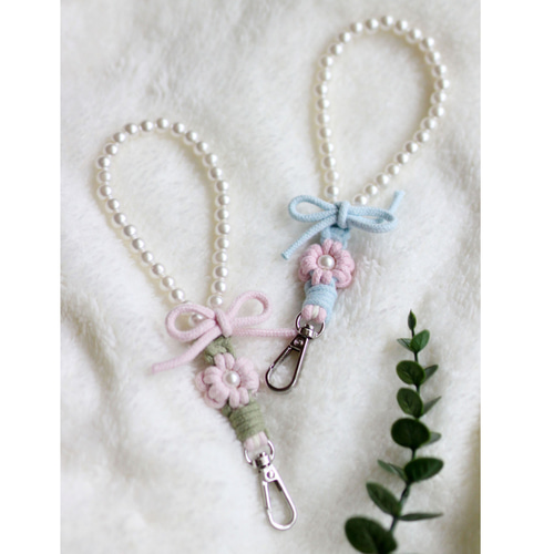 34色以上 真珠デイジー/花手編み 手に持てるストラップ☆キーホルダー