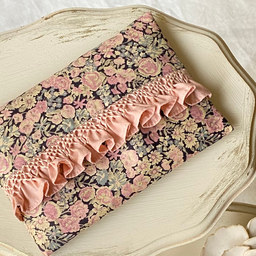 スモッキング刺繍のフリルが可愛いリバティまんまる巾着【チャイブ