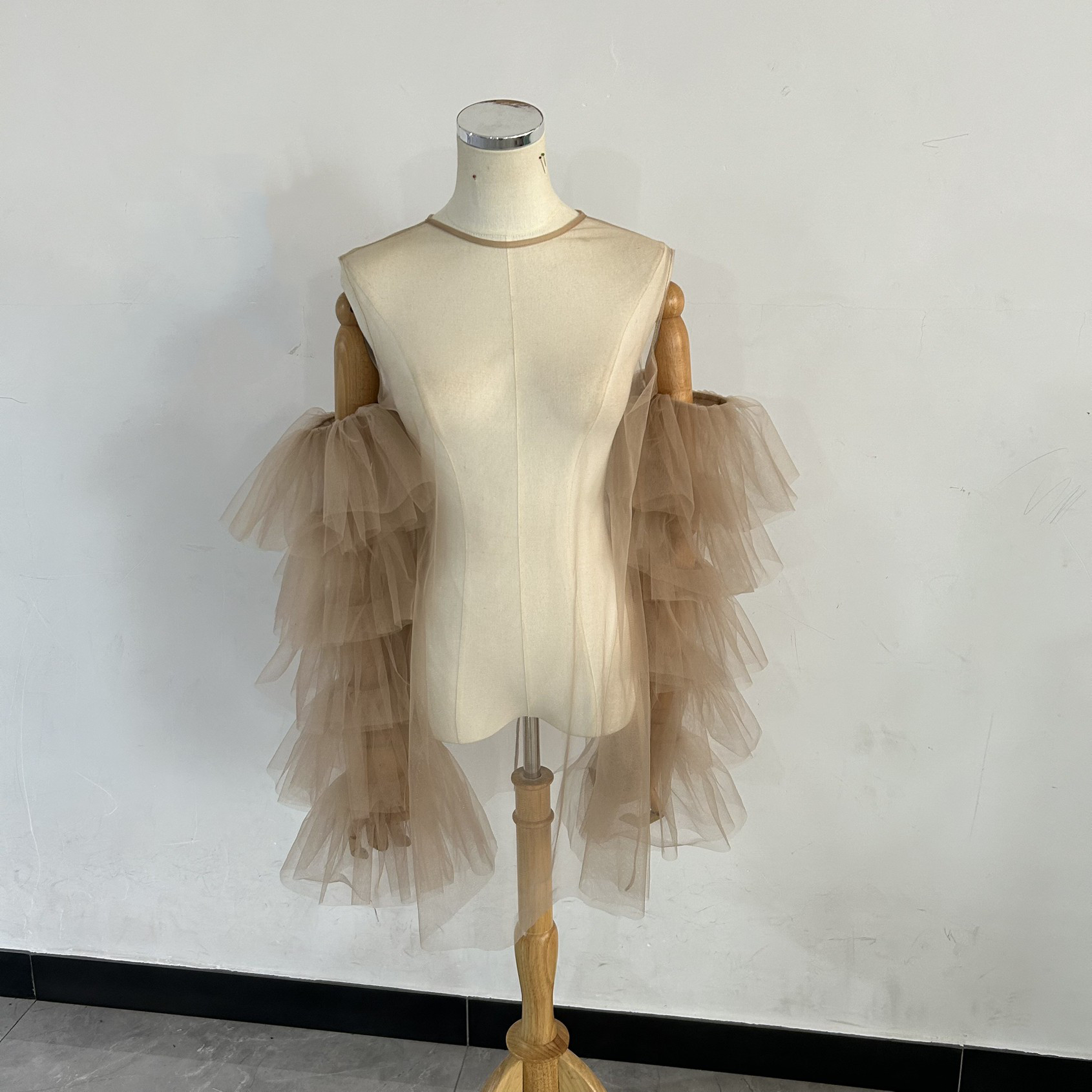 送料無料！フェミニンなフレームレースの袖トップス + ソフトチュールボレロ ポンチョ　薄あずき色/演奏会/音楽会