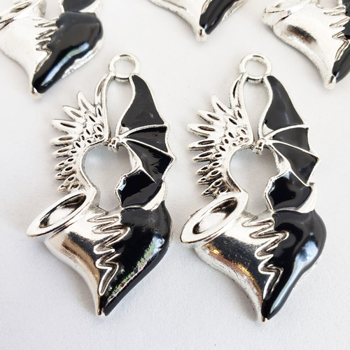 2個 天使と悪魔 エンジェル デビル ハート 角 ホラー ハロウィン