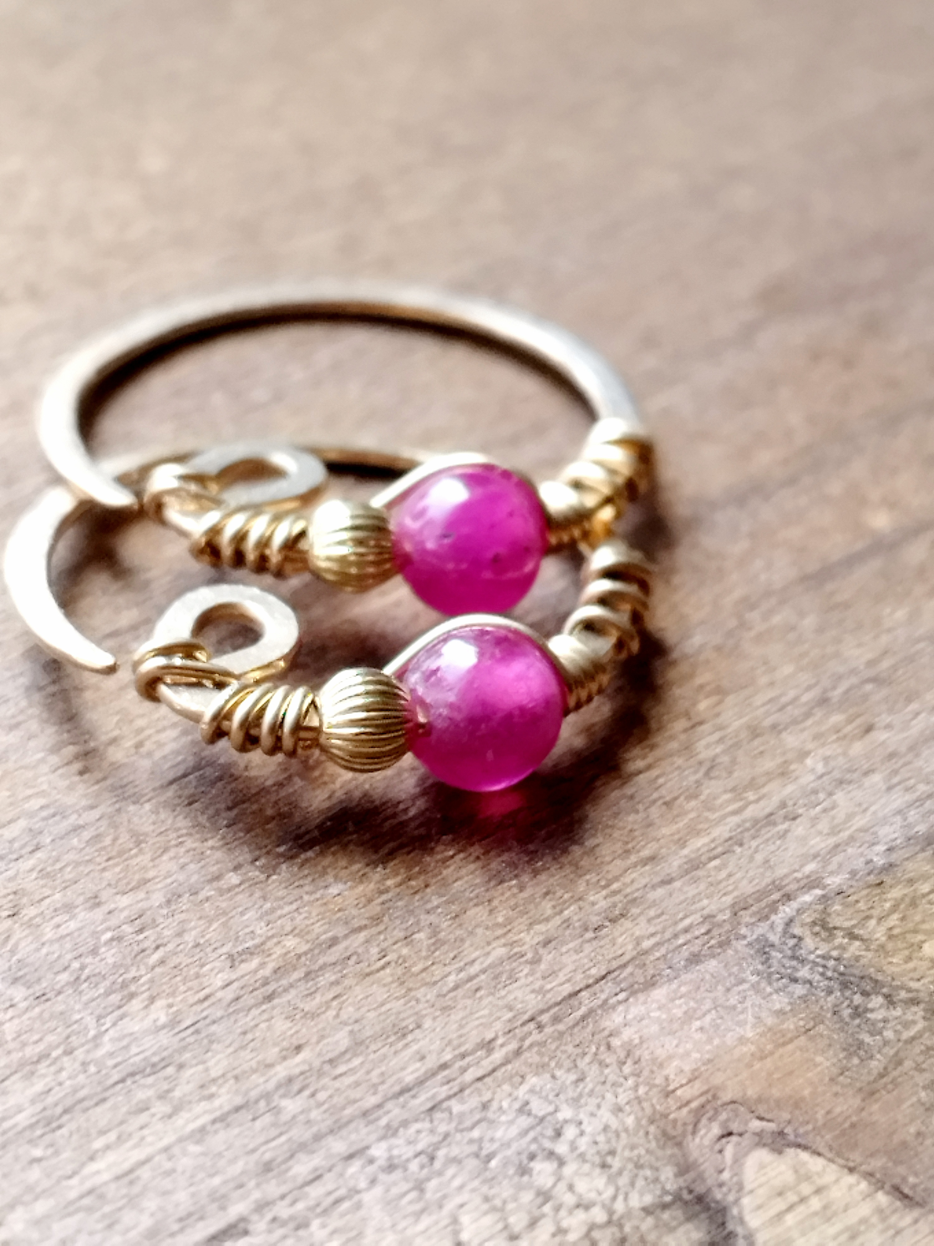 [受注製作]ポン・ニンカリ【小さなアイヌの耳飾り】katkema（カッケマッ・貴婦人）ルビー k14gf フープ太め