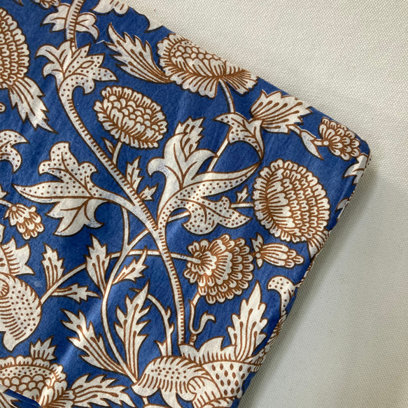 インド綿の浴衣　ブルーｘ白茶ボタニカル 