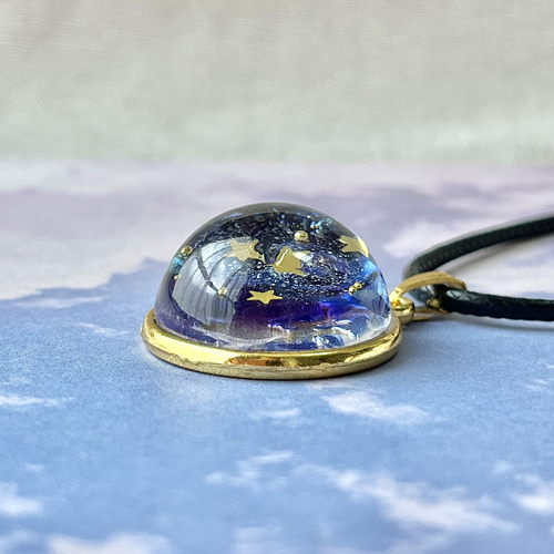 宙を愉しむ 半球 宇宙レジンネックレス ネックレス・ペンダント りゅっ