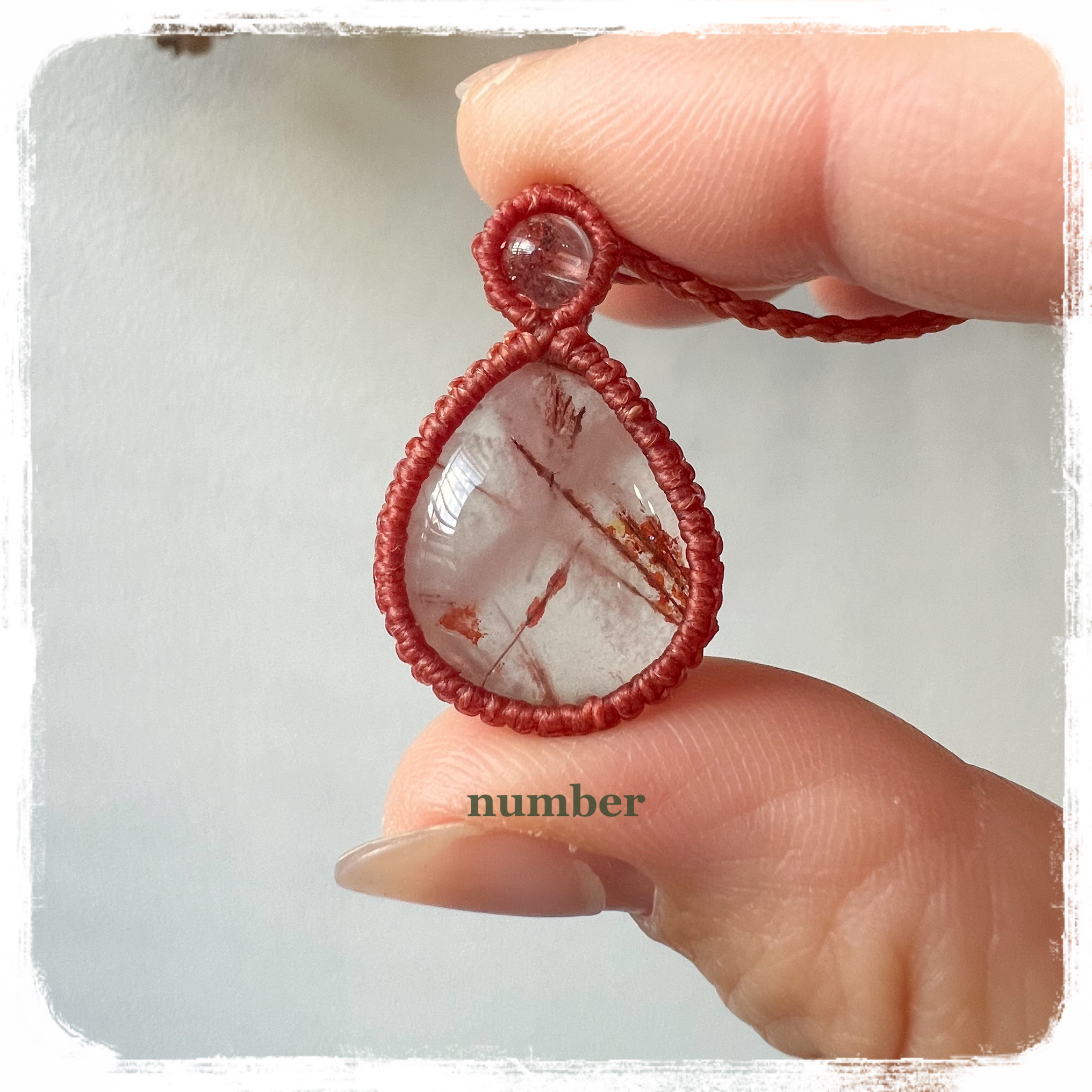 ★赤い花が咲く★ルチル•ライモナイトインクォーツのマクラメネックレス★