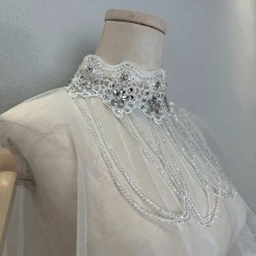 高級感溢れる！裾レース 可愛い ホワイト 贅沢な花レース ケープ