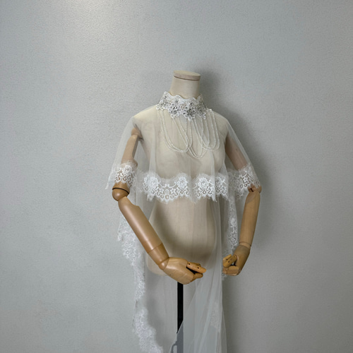 高級感溢れる！裾レース 可愛い ホワイト 贅沢な花レース ケープ