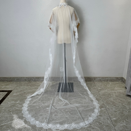 8点レースケープ レースケープ付き2WAYホワイトドレス(M オフ