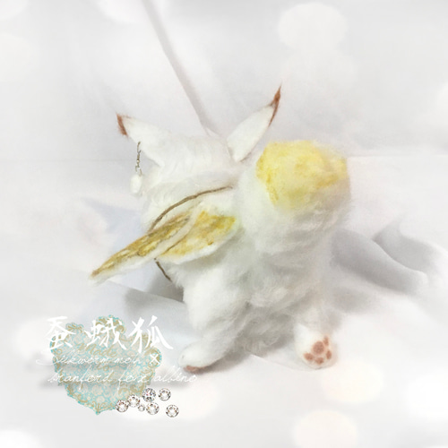 蚕蛾狐 カイコガ+ブランフォードフォックス（アルビノ）狐