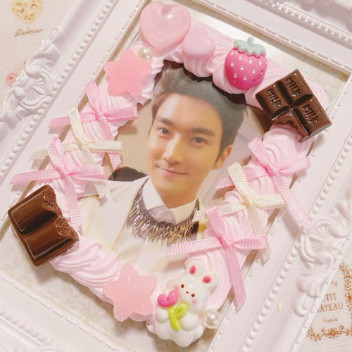 いちごチョコのホイップデコ トレカケース うさぎ いちごミルク チョコ