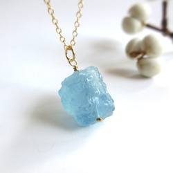 アクアマリン細石三連ネックレス☆未使用 3月の誕生石】発色美アフリカ産「アクアマリン原石」14kgf