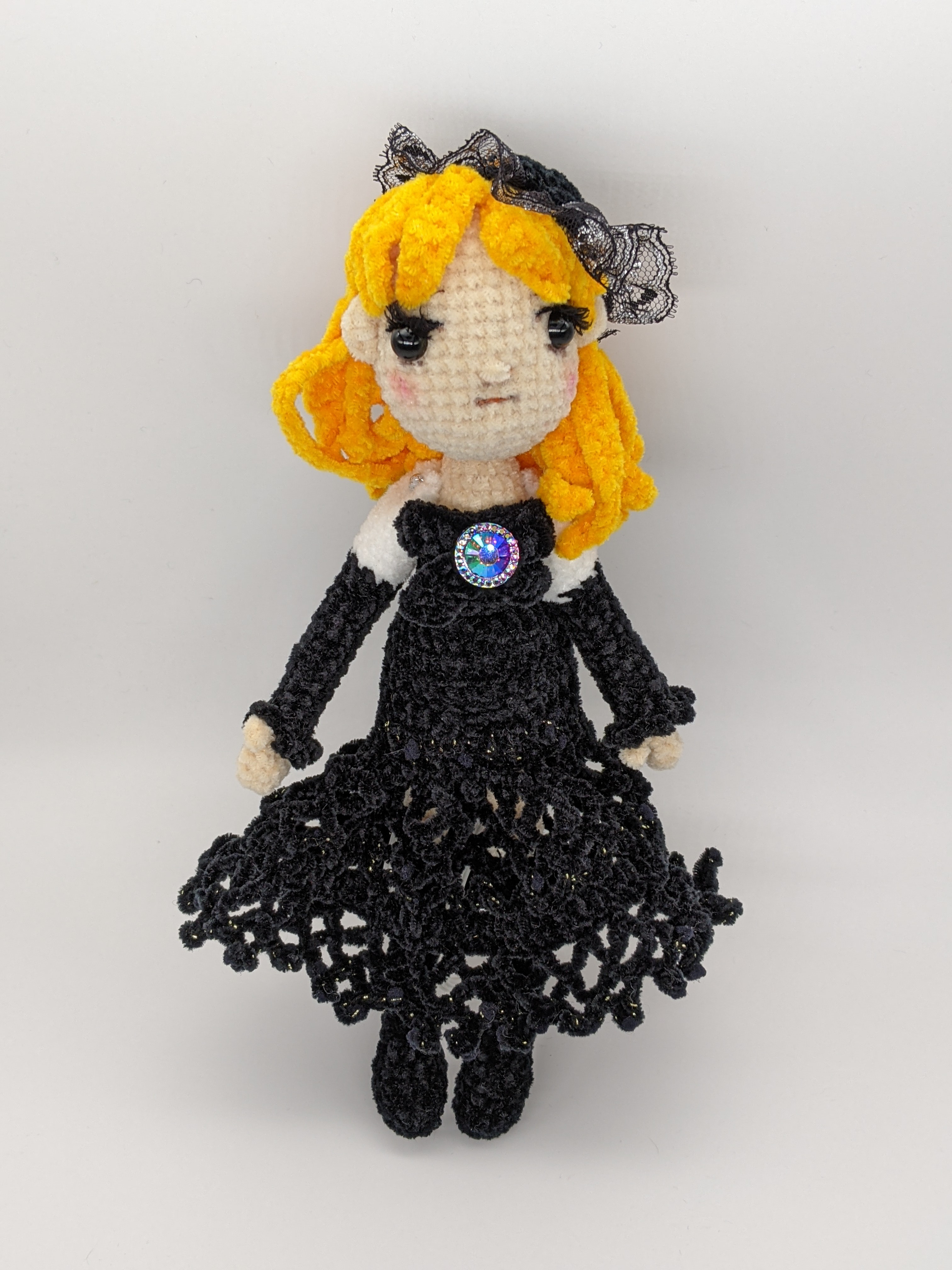 【あみぐるみ】婦人　生と死のはざまで　ヒトガタ【152】