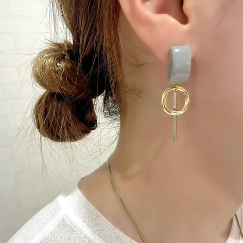 長方形カボションのニュアンスゴールドのロングピアス / イヤリング