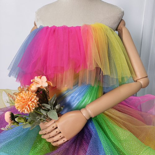 送料無料！カラードレス レインボー ベアトップ キラキラチュール 床  