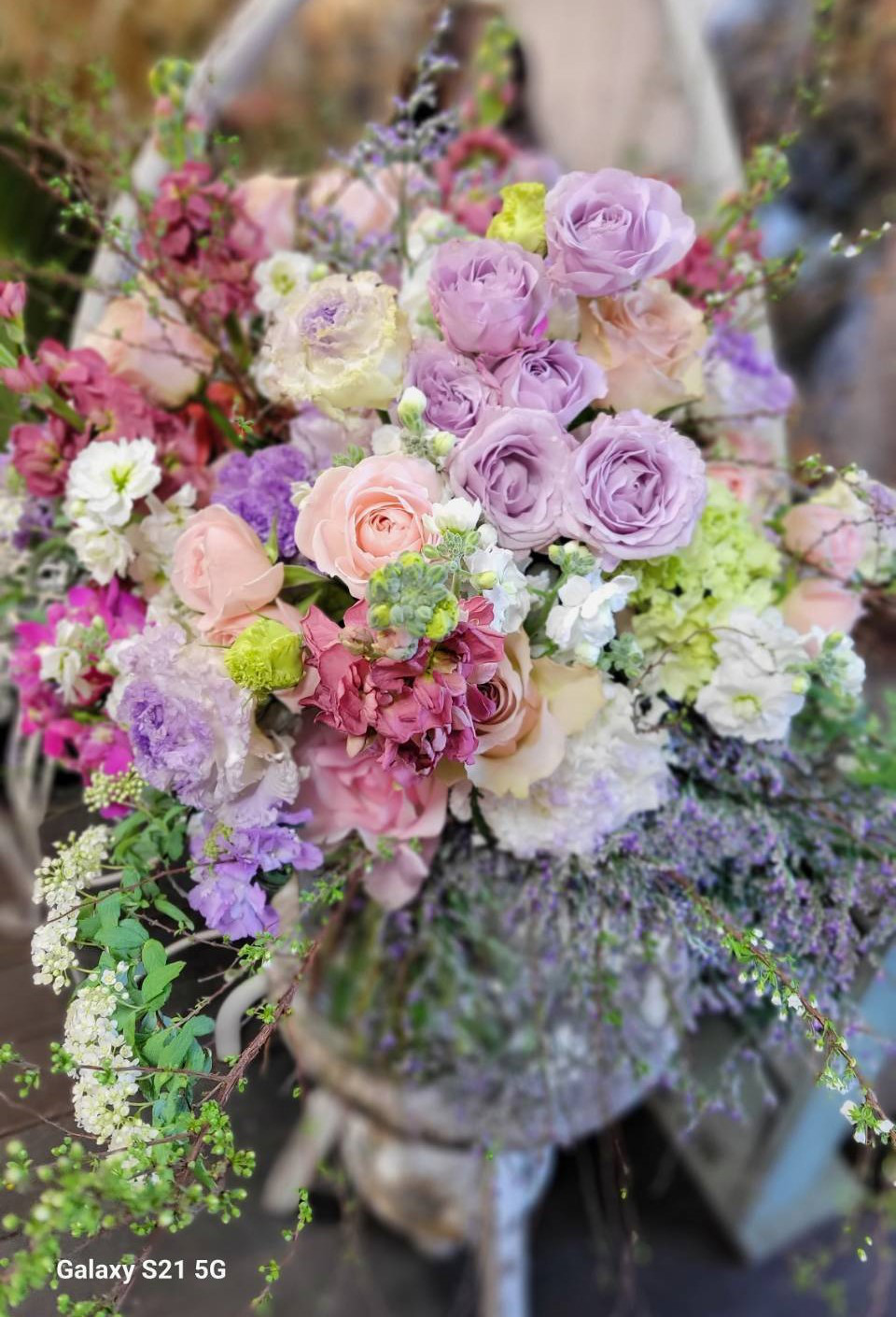 淡いピンクのお花の華やかなおまかせブーケ⁂3Lサイズ
