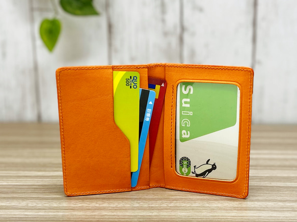 ２つ折りパスケース　本革　赤 4枚目の画像