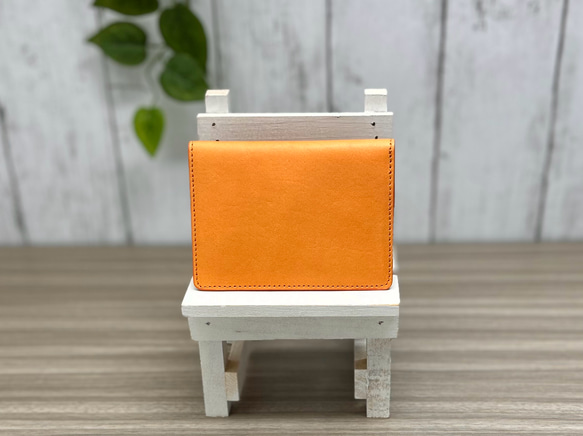 ２つ折りパスケース　本革　オレンジ 1枚目の画像