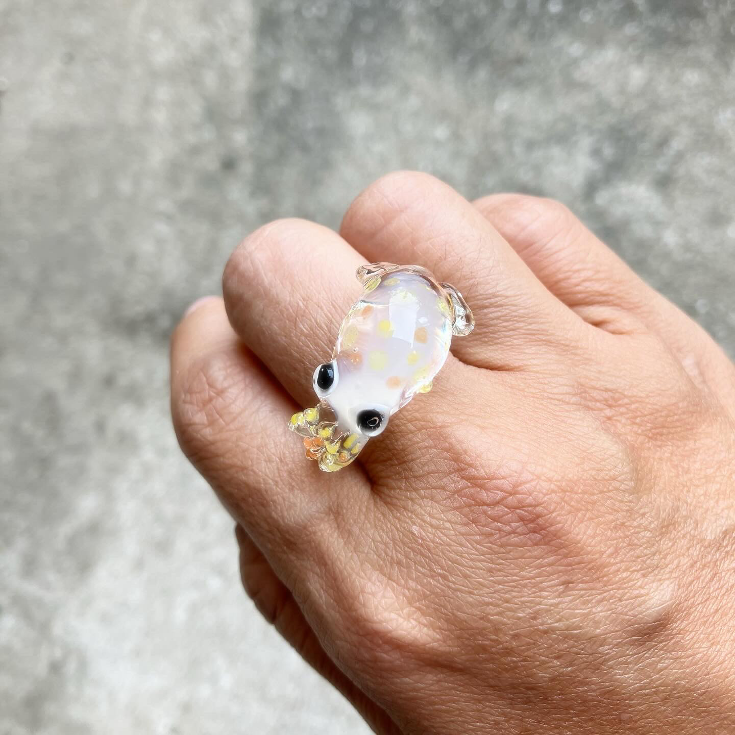 ガラスのイカリング