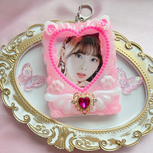 トレカケースキーホルダー ピンク担 天使の羽の猫耳ホイップデコ B8