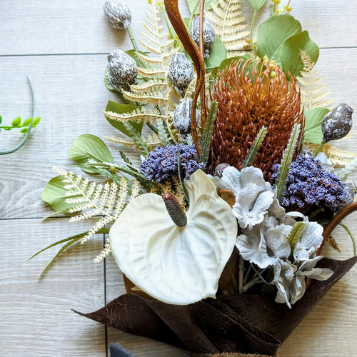 ドライ風 ラテアンスリウムとネイティブフラワーSwag〜バンクシア