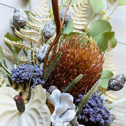 ドライ風 ラテアンスリウムとネイティブフラワーSwag〜バンクシア