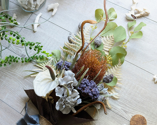 ドライ風 ラテアンスリウムとネイティブフラワーSwag〜バンクシア