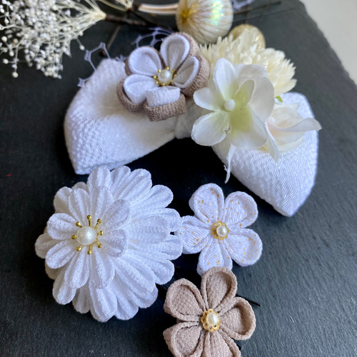 成人式 髪飾り 和装 グレージュ つまみ細工 水引 りぼん 卒業式 結婚式