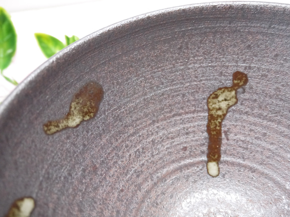 抹茶椀 　大ぶり鎬紋様・鉄さび色　 7枚目の画像