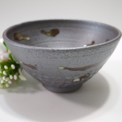 抹茶椀 　大ぶり鎬紋様・鉄さび色　 2枚目の画像