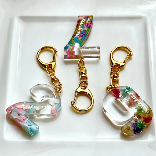 レジン ハンドメイド イニシャル キーホルダー 数字 ミルキー