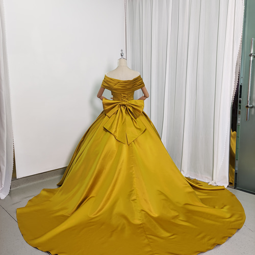 送料無料！カラードレス 鬱金色 オフショルダー ふっくら柔らか