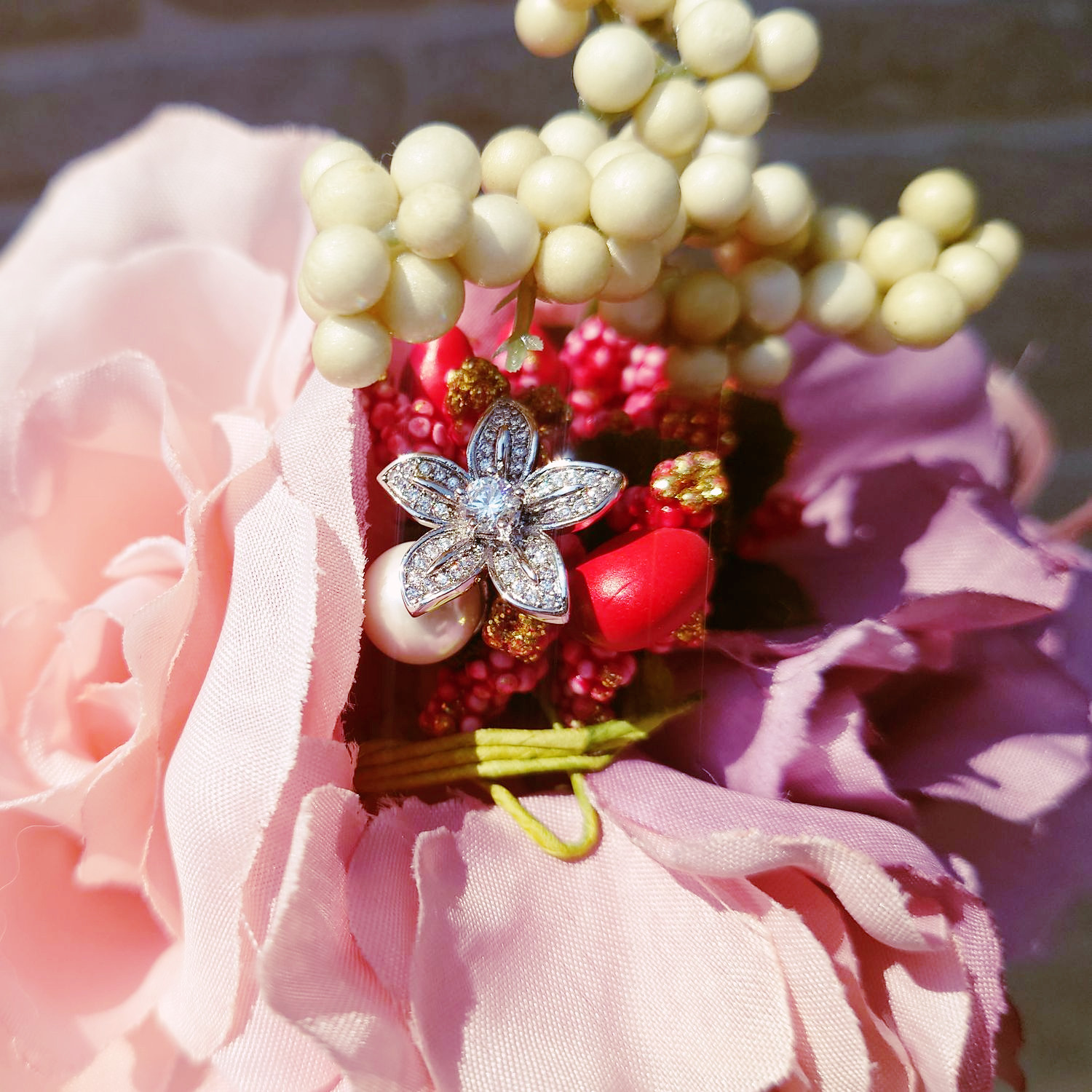 特別な日へ　煌めくお花のピアス　czキュービックジルコニア　スタッド ピアス