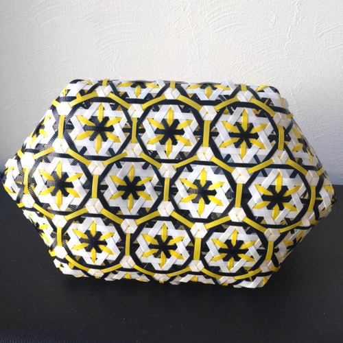 PPバンド かごバッグ 花まる編み 白×黄色×紺色 プラカゴ 花柄