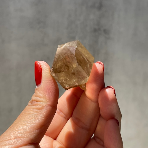 激レアコンゴ産天然シトリン、クンダリーニシトリン コンゴ産【クンダリーニシトリン】ポイント ⑪ 虹あり 黄水晶