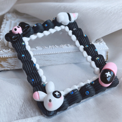 【ハンドメイド】ホイップデコ　羽子板　いちごうさぎ ハンドメイド】ホイップデコ 羽子板 いちごうさぎ ホイップ デコ 作品