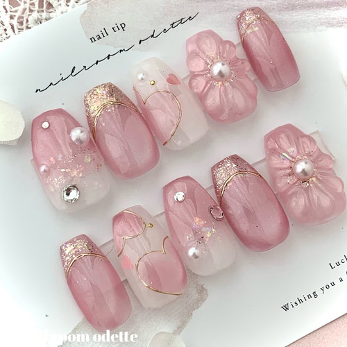 オーダーネイルチップNo.61 ぷっくりフラワー 手書き キラキラ