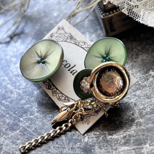 ヴィンテージボタンイヤーカフ&ピアス ピアス（スタッド・一粒） choco