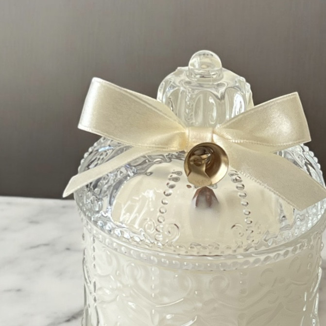 「ふたを開ける瞬間から始まる、癒やしのひととき」ティー&リリーの香りアロマキャンドル