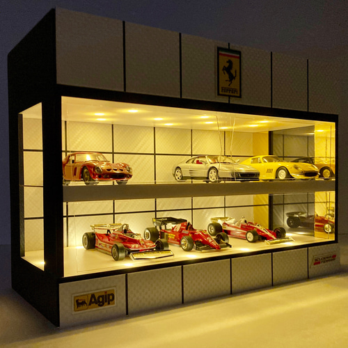 kazu・オーダー品・1/43パドック・ディスプレーBOX / ジオラマ 1/43展示可・ホワイトカーボン・ディスプレーBOX / LED20灯
