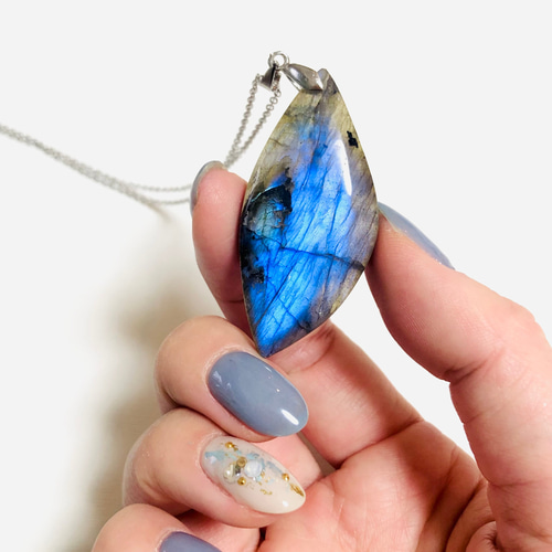 大粒！ラブラドライトのネックレス ネックレス・ペンダント 虹色の星  