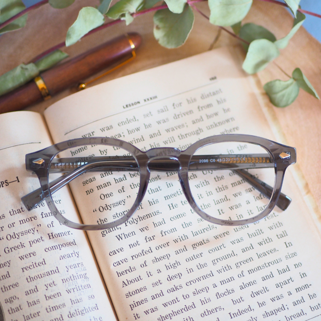 【在庫限り販売終了】TR樹脂スクエア型フレーム｜グレー