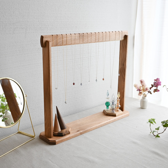 クルミのネックレススタンド 折りたたみ式 ディスプレイ 展示 店舗什器 2枚目の画像