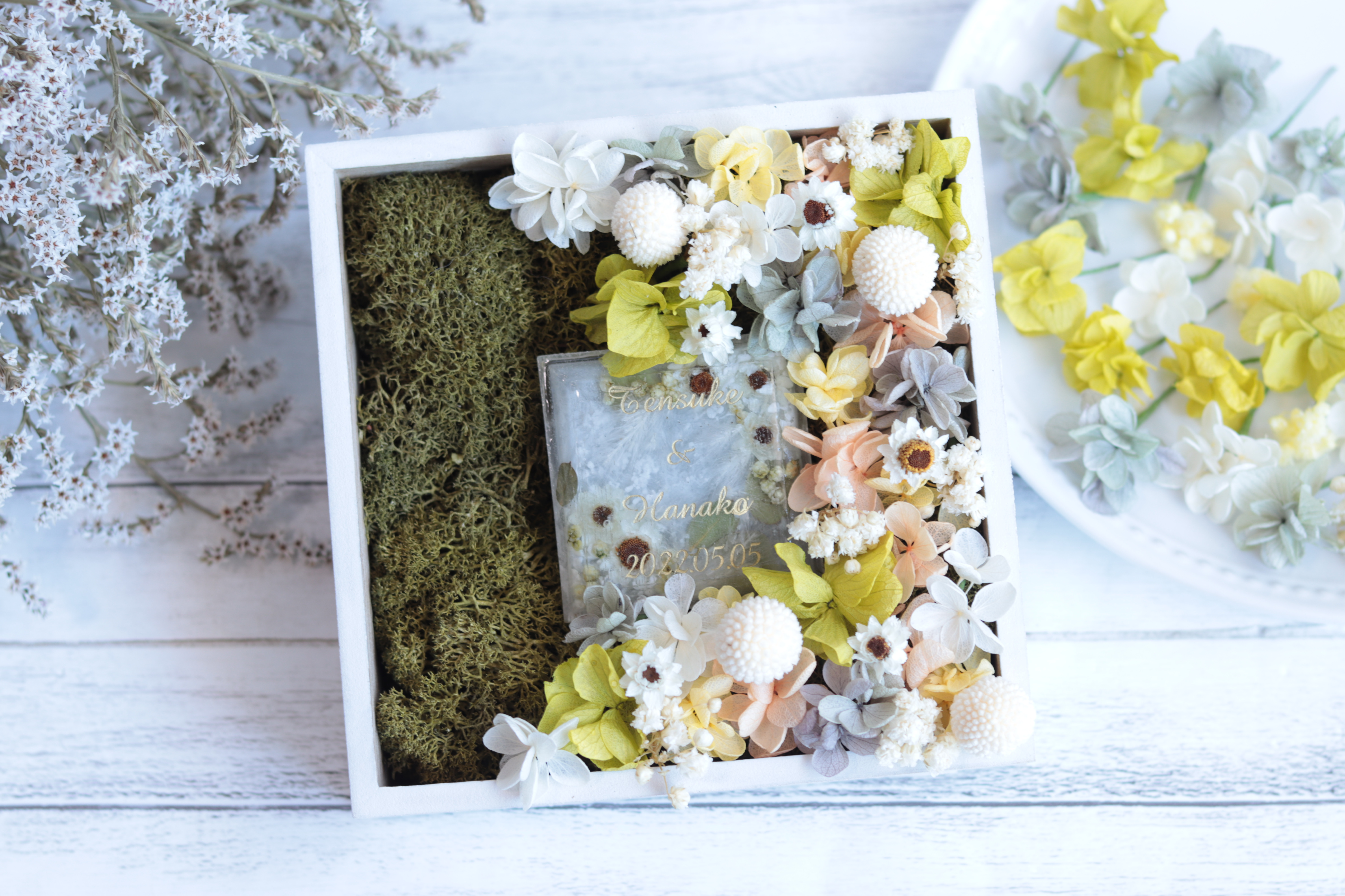 【参加型結婚証明書】“小花をいっぱいに詰め込んで”ナチュラルホワイトフレーム＊プリザーブドフラワー＊少人数ゲスト