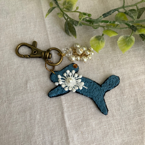 ミナペルホネンrun runrunハンドメイドkeyホルダーパールチャームA1点  