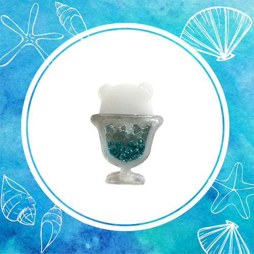 【たぁこ*さま】vintage ornament ❀ 素敵な笑顔の しろくまさん しろたん 和菓子キーホルダー 《いちご大福》 単品 / Mother