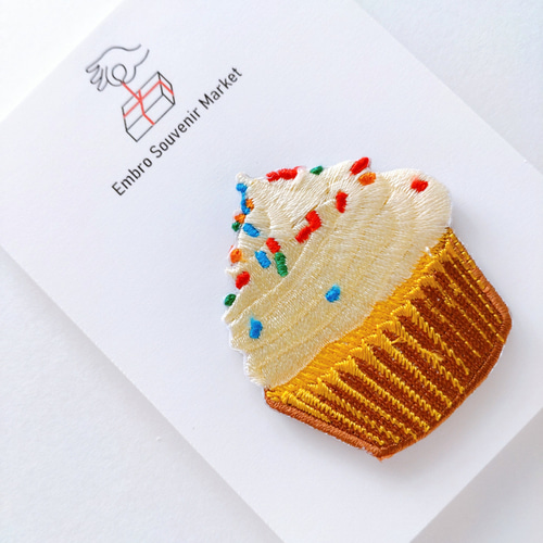 お名前ワッペン『カップケーキ』 フェルトのお名前ワッペン•ホルダー（チョコレートのカップケーキ