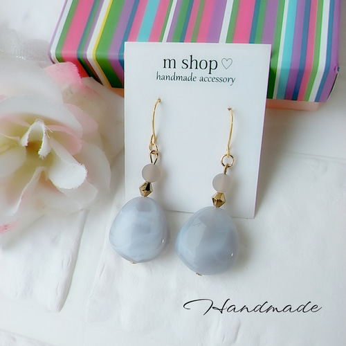 お花を使ったレジンピアス イヤリング ピアス（フック・チェーン